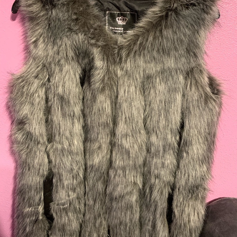 Fur vest - Picture 3 of 4